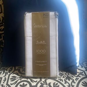 Brand new 1000 count white pillowcases
